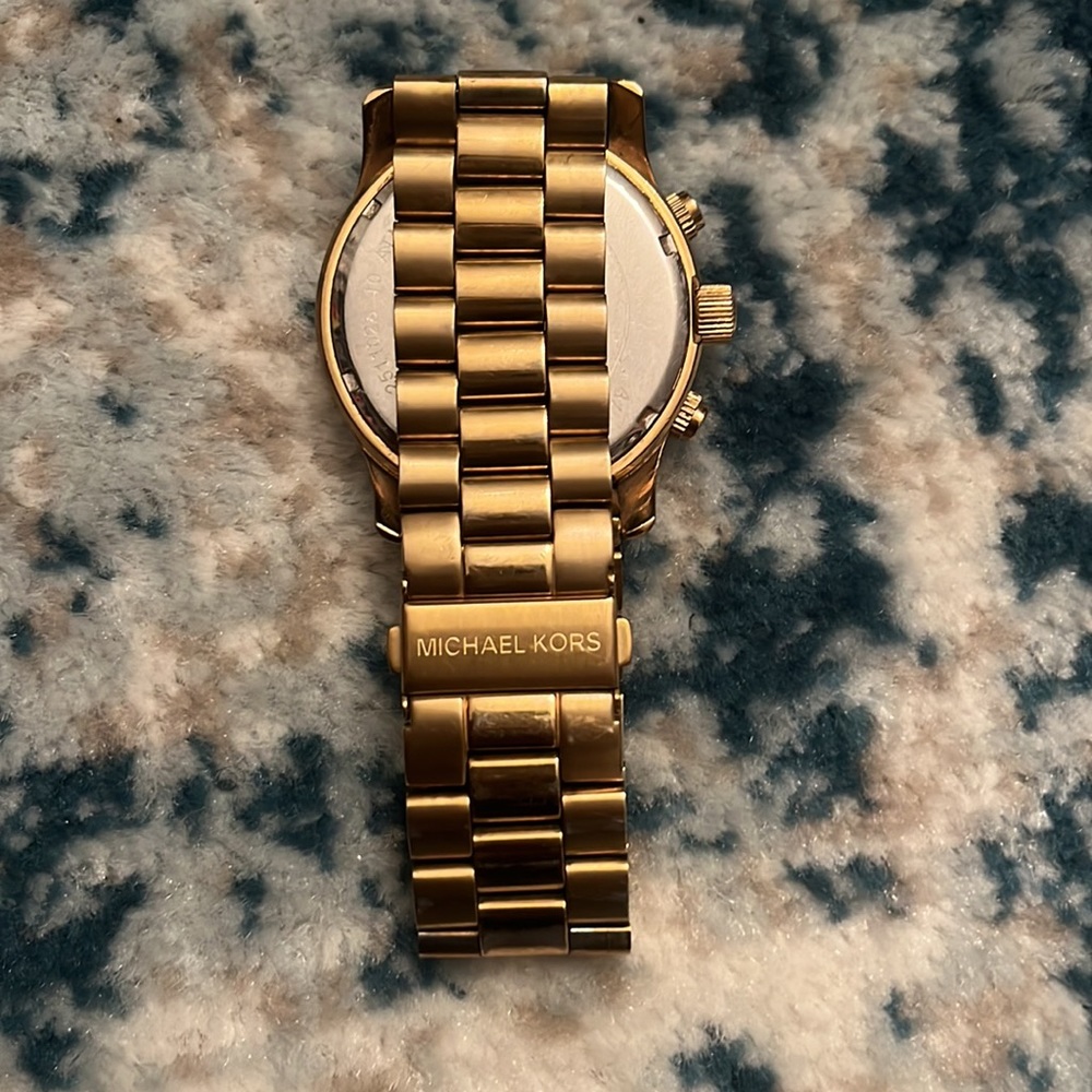 Michael Kors Gold watch - Picture 2 of 2